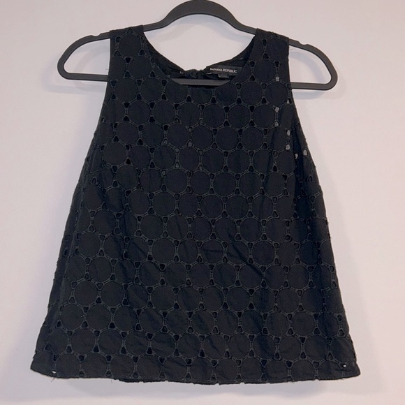 Banana Republic Tops - Banana Republic Black loose fit blouse with cutout back